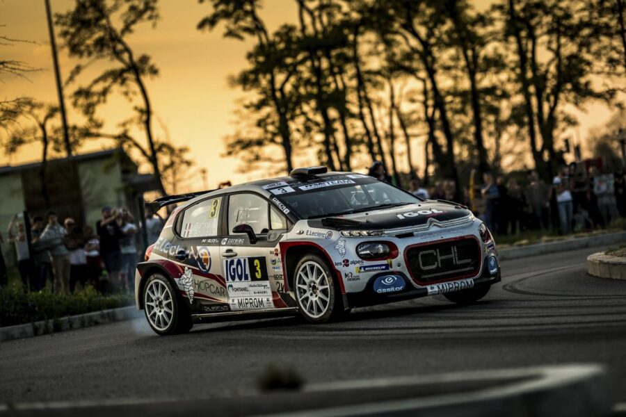 Les différents accessoires pour pilotes automobile et pilotes de rallye